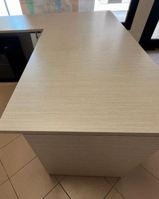 Scrivania beige
