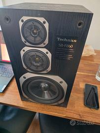 Compatto Technics con diffusori