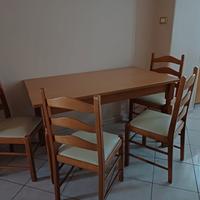  Tavolo da cucina con 6 sedie 