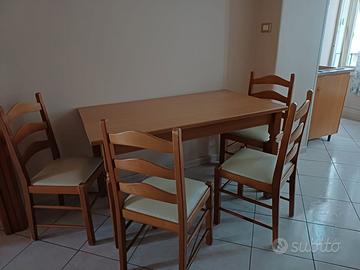  Tavolo da cucina con 6 sedie 