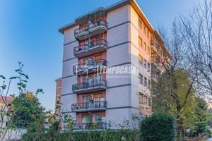 TRILOCALE PIANO ALTO DOPPIO BALCONE