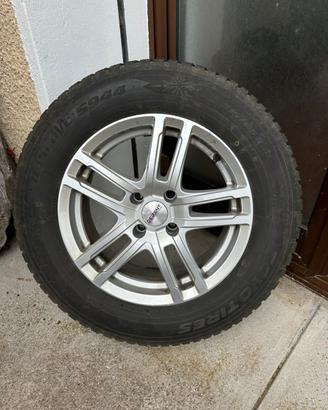 Gomme con cerchi in lega 215/65 r 16