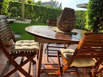 Tavolo da giardino con 4 sedie