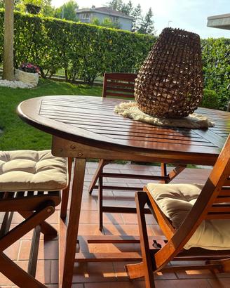 Tavolo da giardino con 4 sedie