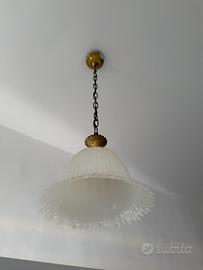 Lampadario antico bianco