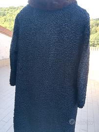 Pelliccia in agnellino con collo di visone