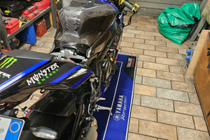 Yamaha r1