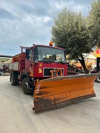 Autocarro spazzaneve