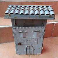 Cassetta porta lettere ,in ferro usata