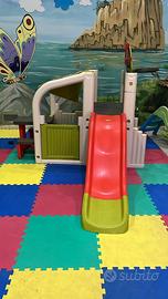 Struttura scivolo, con cesto pallacanestro