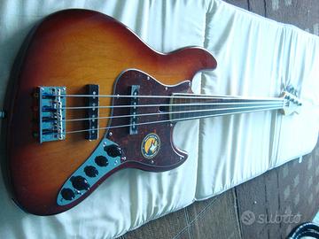 Basso Elettrico Sire Marcus Miller V7 Fretless