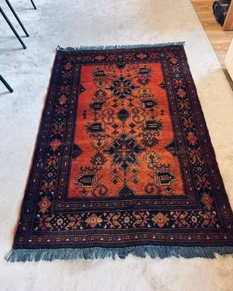 tappeti pouf   e tavolo ovale