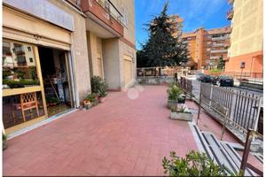 NEGOZIO A MARANO DI NAPOLI