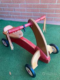 Quadriciclo di legno per bambini piccoli