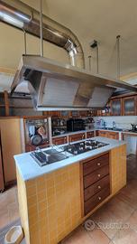 Cappa aspirate in acciaio con motore e tubi