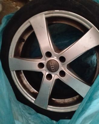 cerchi audi completi di gomme al 70%
