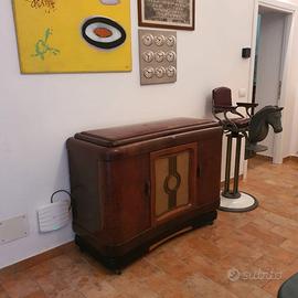 Mobile Radio con giradischi Thorens