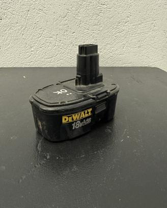 Batteria DeWalt DE9096 Ricondizionata – 18V 2,4Ah