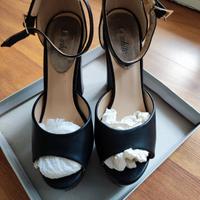 Scarpe sandalo nere