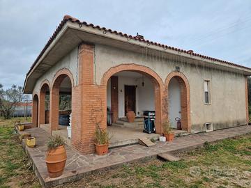 Villetta con giardino