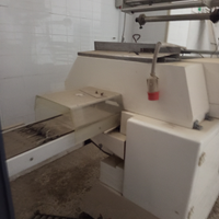 Macchina confezionatrice per prodotti da forno