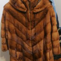 pelliccia di visone orizzontale, con il cappuccio,