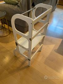 Torre di apprendimento montessoriana