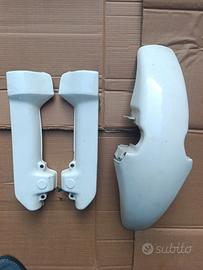 Parafango anteriore e parasteli Africa Twin RD07