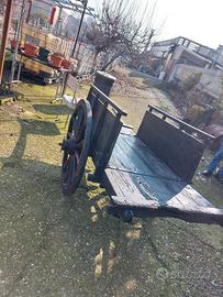 Carretto a mano antico