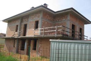 Villa di 90 m² con 4 locali e box auto a Tresignan