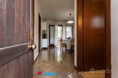 Trilocale con giardino a Lignano Pineta