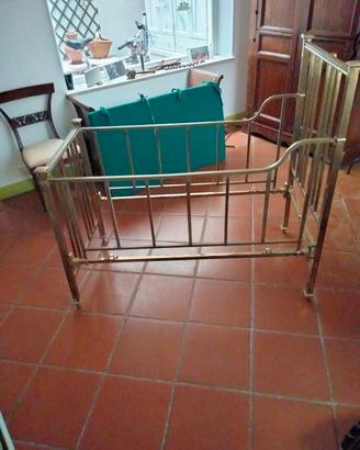 lettino in ottone primi 900