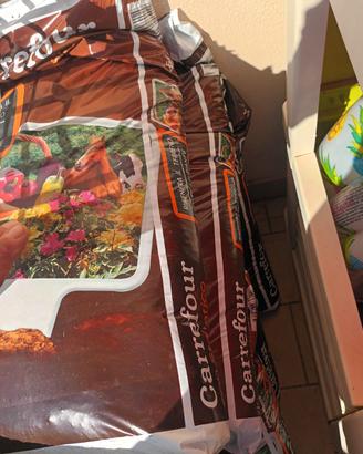 Terriccio con stallatico 6 sacchi da 45L cadauno