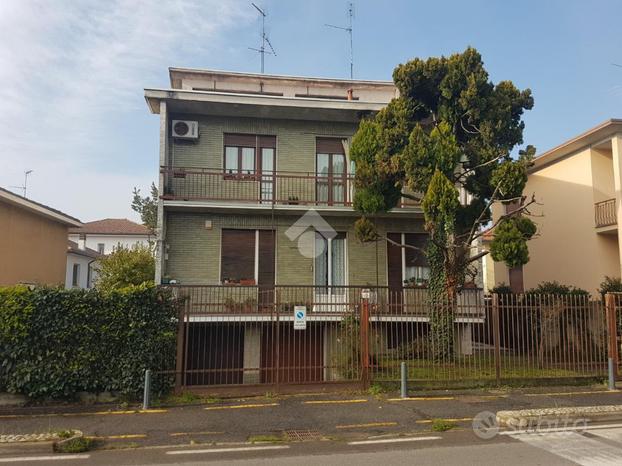 5 LOCALI A CORBETTA