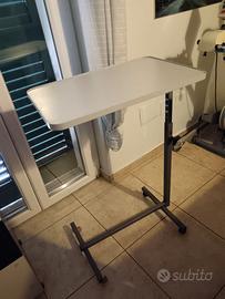 Tavolino tipo ospedale regolabile