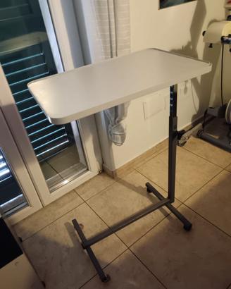 Tavolino tipo ospedale regolabile