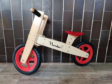 bicicletta in legno senza pedali 