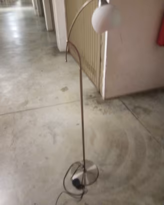 Lampada di design con bajuor in vetro