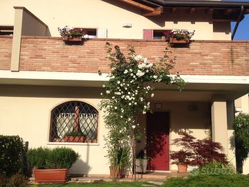 Porzione di quadrifamigliare arredata