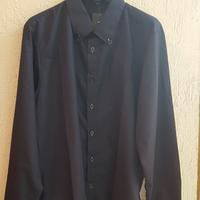 Elegante camicia nuova con etichetta 