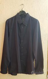 Elegante camicia nuova con etichetta 