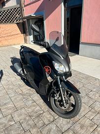 Yamaha xmax 125