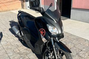 Yamaha xmax 125