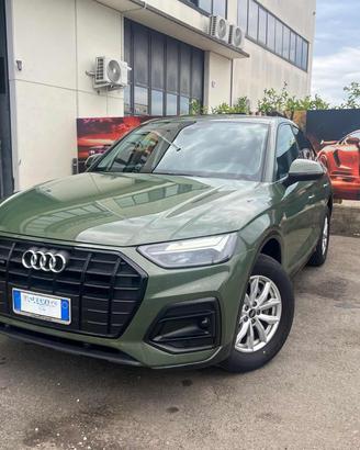 AUDI Q5 40 TFSI quattro S tronic Identity Black