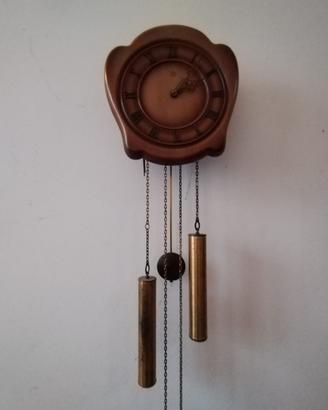 Orologio antico a pendolo
