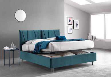 Letto matrimoniale con contenitore.