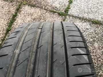 Gomme 225/40/18