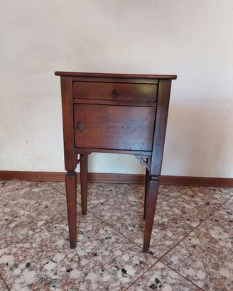 comodino usato
