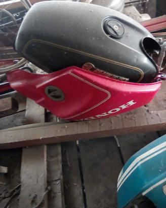 N.2 serbatoi moto Honda Cagiva/Laverda