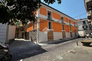 NEGOZIO A AVERSA